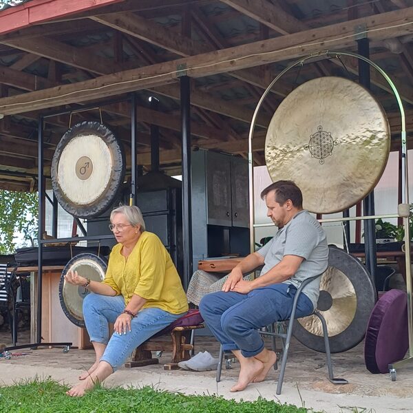 Skaņu terapijā ievada Inga un Andris Graumaņi