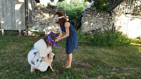 Maņu atvēršana - sajust pasauli ar tausti un ožu